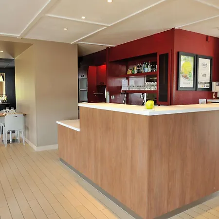 Campanile Saint-etienne Est- Otel 3*