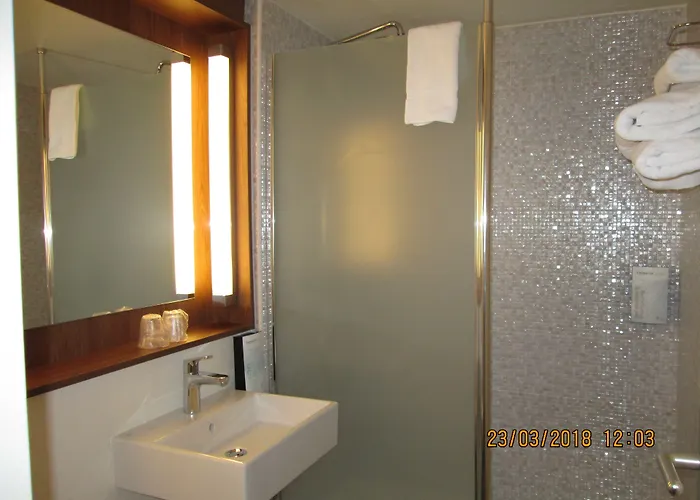 Campanile Saint-etienne Est- מלון 3*