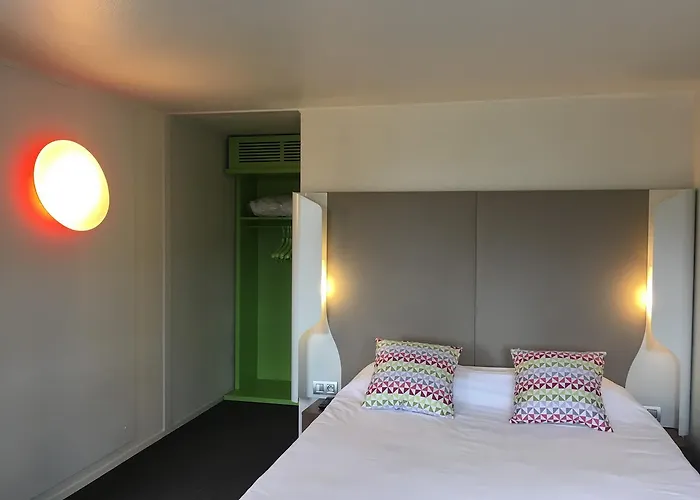 מלון Campanile Saint-etienne Est- 3*