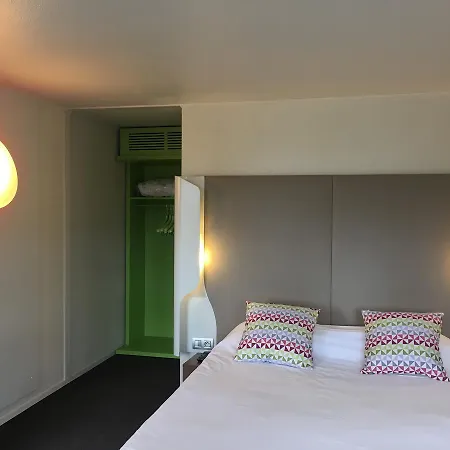 Hotel Campanile Saint-etienne Est- 3*