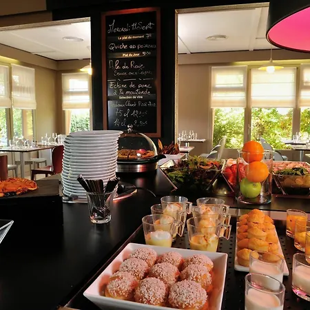Hotel Campanile Saint-etienne Est- 3*