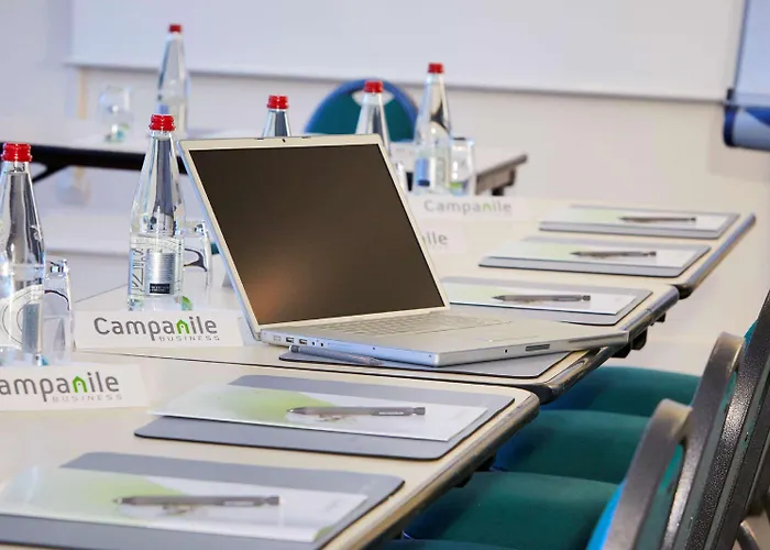 Campanile Saint-etienne Est- Hotel 3*